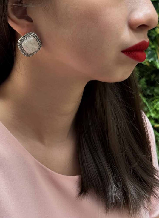 Royal Dew – Mother of Pearl Stud Earrings