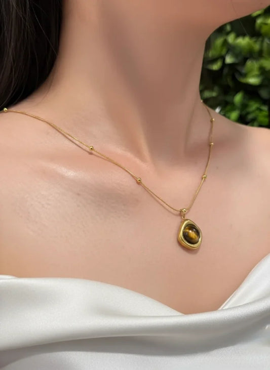 Eye of Royalty – The Golden Talisman of Presence