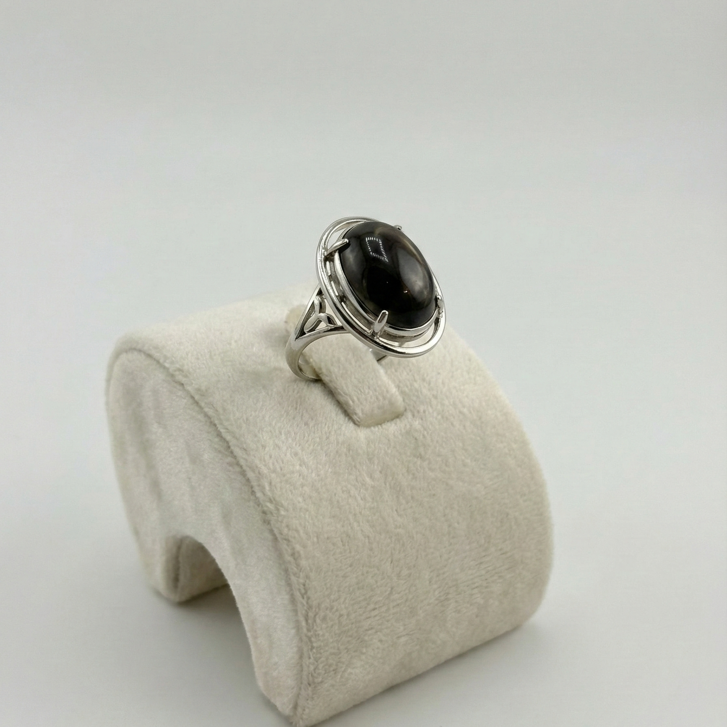 Black Cat’s Eye Men’s Ring – Protection, Focus & Disciplined Energy