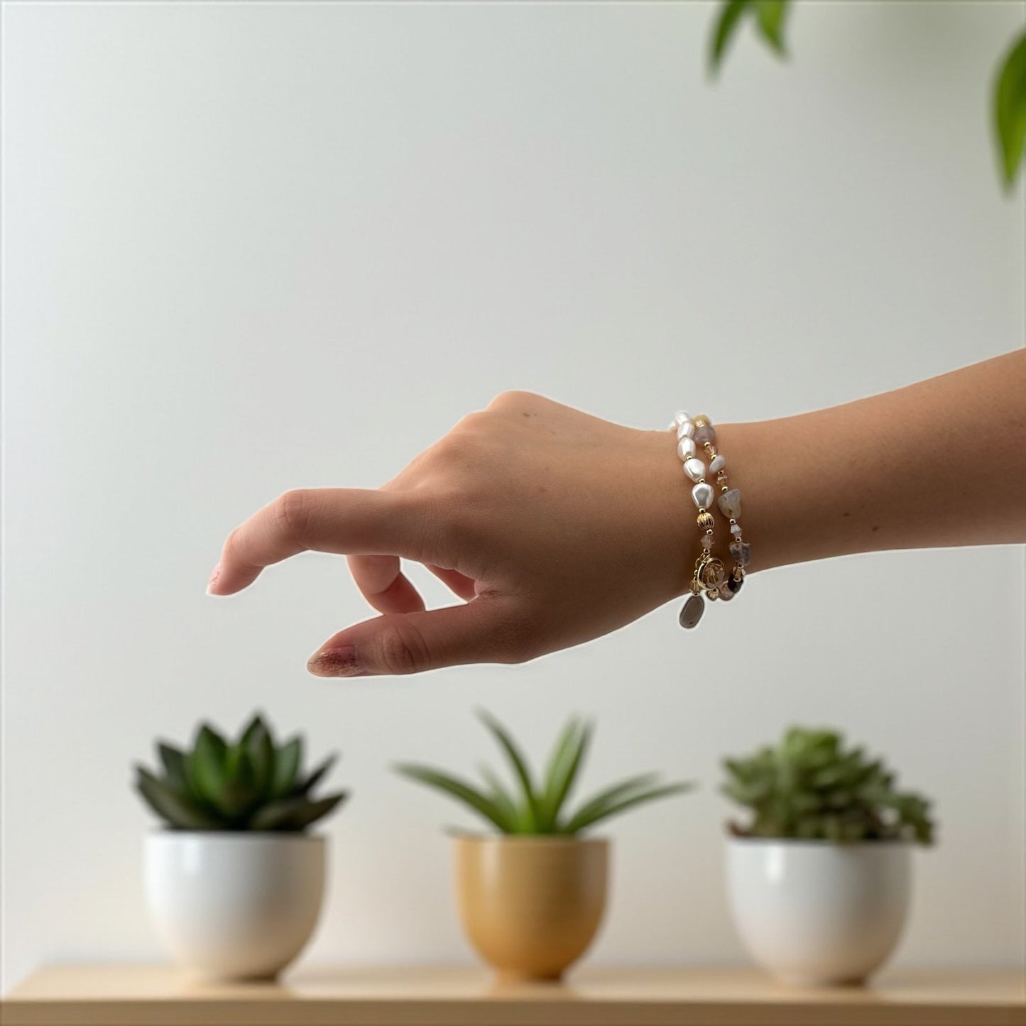 Pearl & Agate Bracelet – Classic Beauty & Earthy Grace