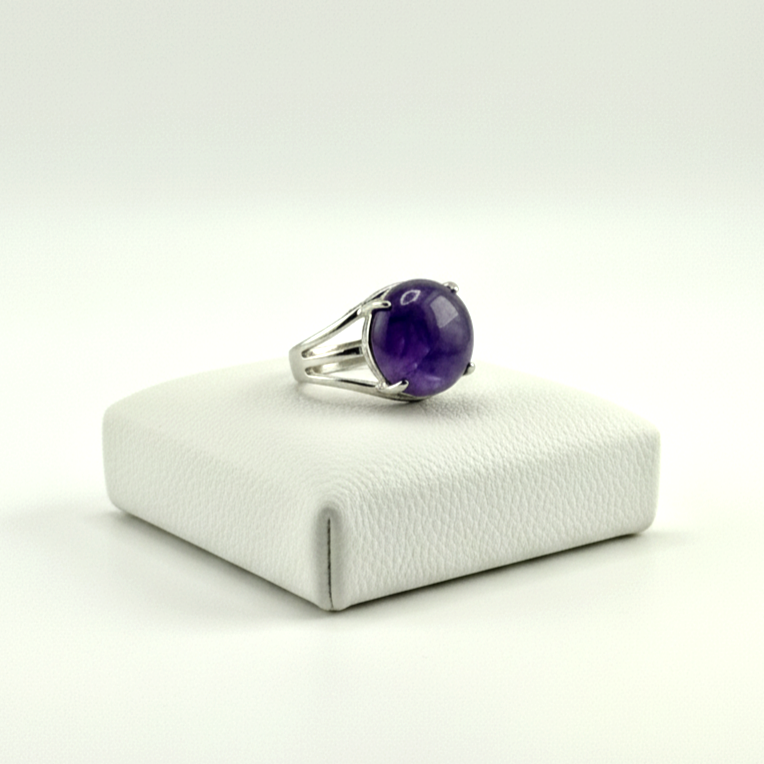 Silver Amethyst Round Cabochon Ring