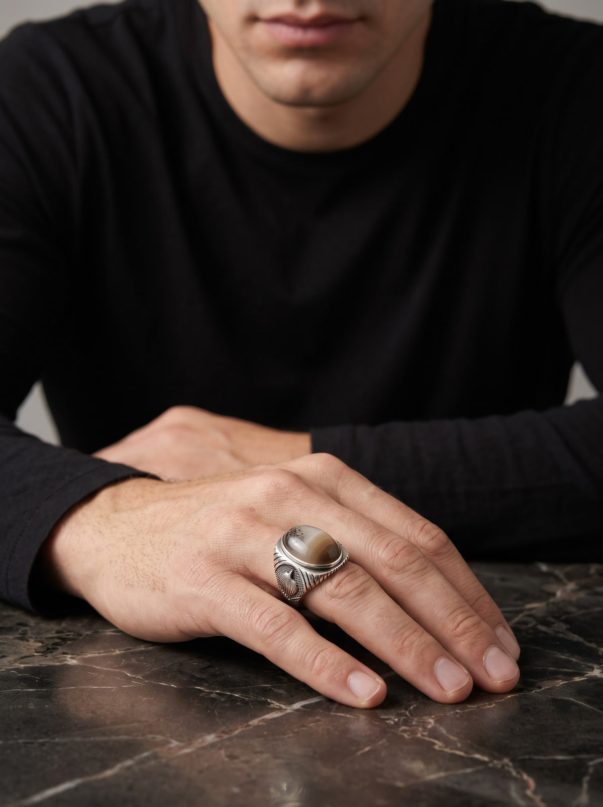 Ivory Crest White Aqeeq Men’s Ring – 925 Sterling Silver