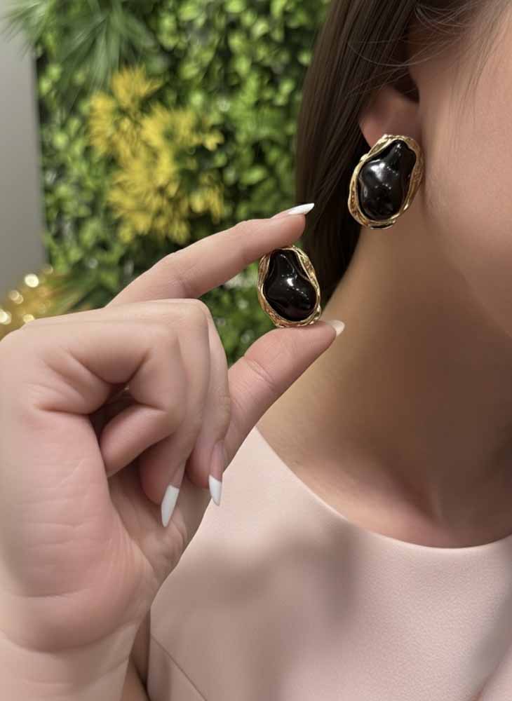 Black Onyx Stud Earrings - Noir Flame