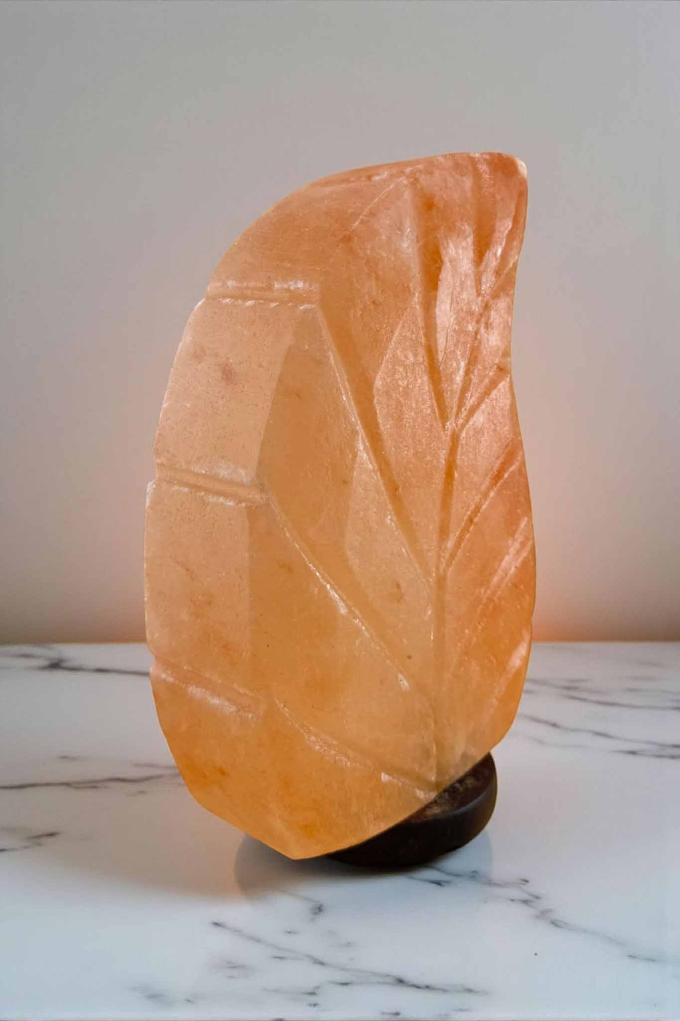 Leaf Salt Lamp in a unique leaf shape – an authentic Himaliyan salt lamp for calming light.