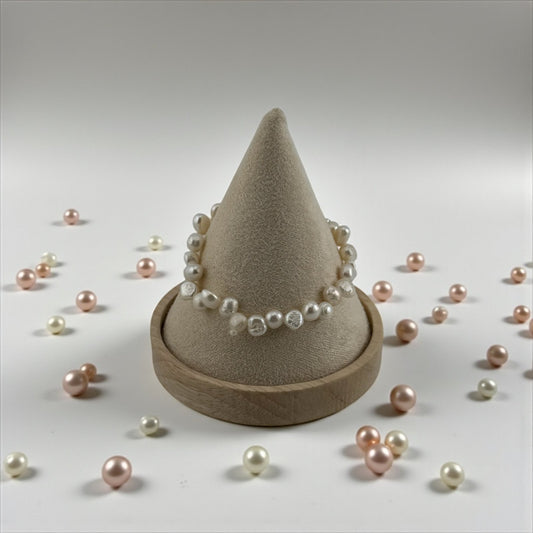 Pearl Bracelet – Soft Sparkle & Elegant Flow