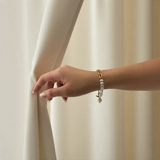 Pearl Bracelet – Classic Purity & Timeless Grace