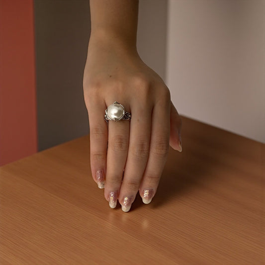 Vintage Huge Pearl Ring – Purity with a Touch of Classic Grace