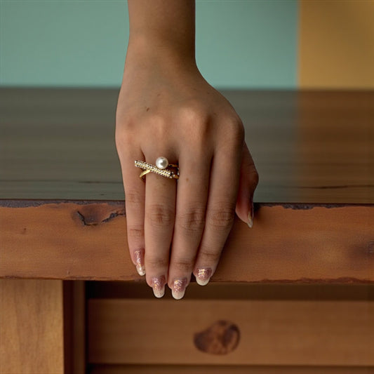 Graceful Pearl Ring for Women – Luxe Line of Simplicity & Sophistication