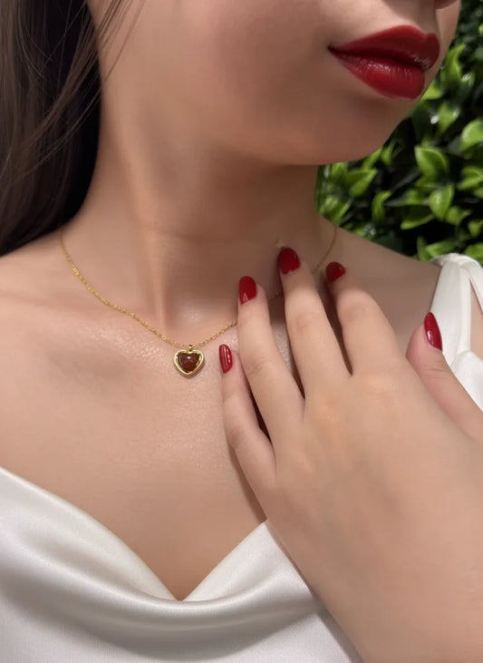 Faux Red Agate Necklace – Elegant Warmth & Classic Glow