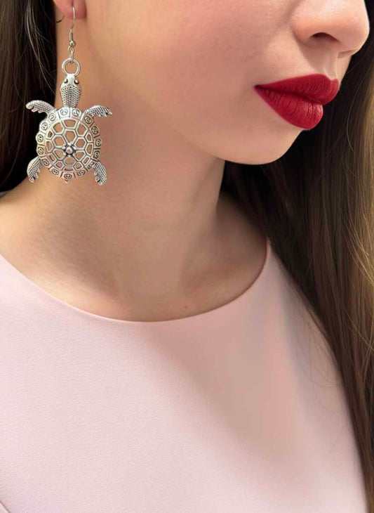 Elegant Silver Sea Turtle Earrings – delicate drop turtle design for a graceful ocean vibe.