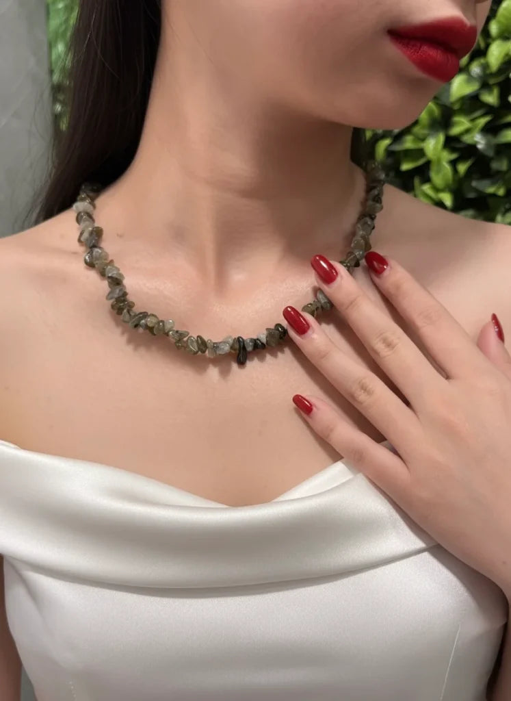 Smoky Quartz Chip Necklace – Earthy Glow & Protective Aura