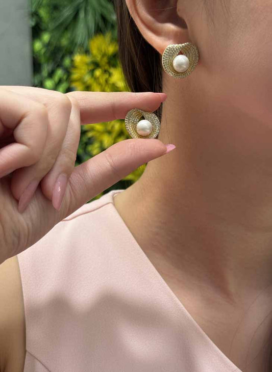 Pearl Twist Studs Earrings - Golden Halo Studs