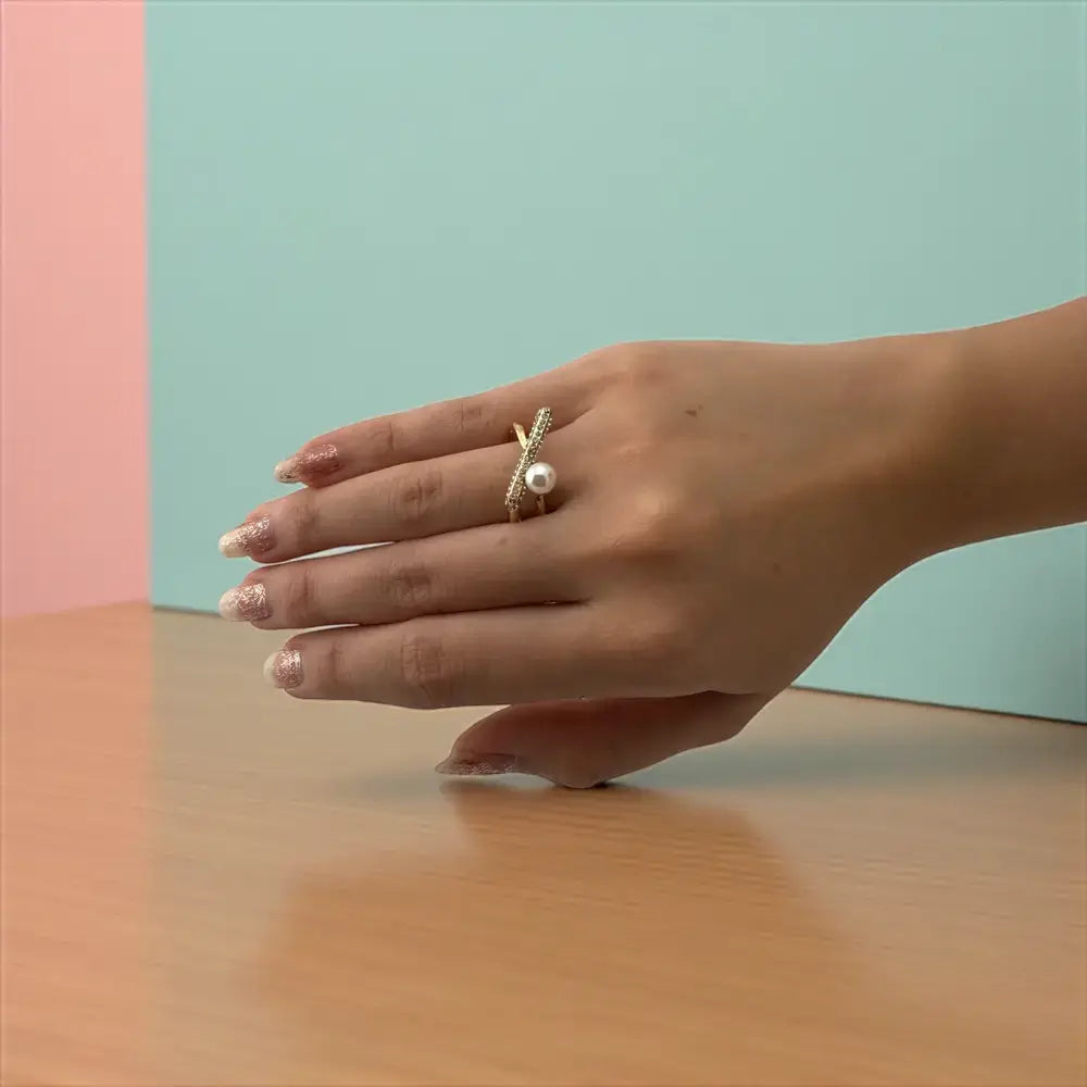 Graceful Pearl Ring for Women – Luxe Line of Simplicity & Sophistication