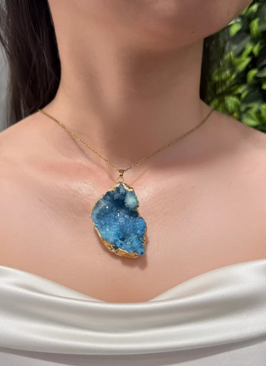Blue Apatite Raw Finish Necklace – Truth, Clarity & Natural Elegance