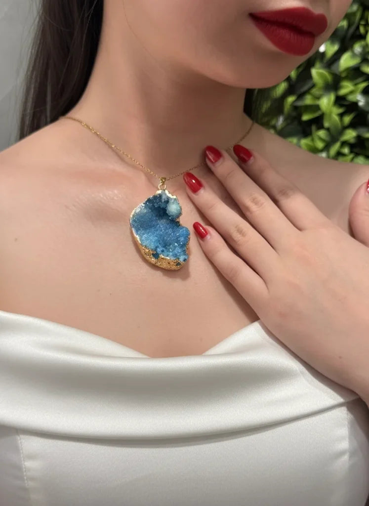 Blue Apatite Raw Finish Necklace – Truth, Clarity & Natural Elegance