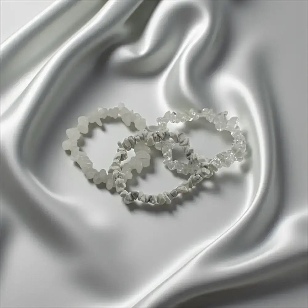 White Howlite & Clear Quartz Bracelet – Elegant Natural Crystal Design