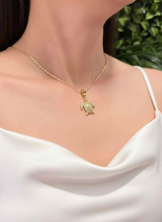 Gold Turtle Charm Necklace – stylish sea turtle necklace charm for everyday elegance.