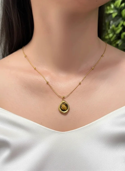 Eye of Royalty – The Golden Talisman of Presence