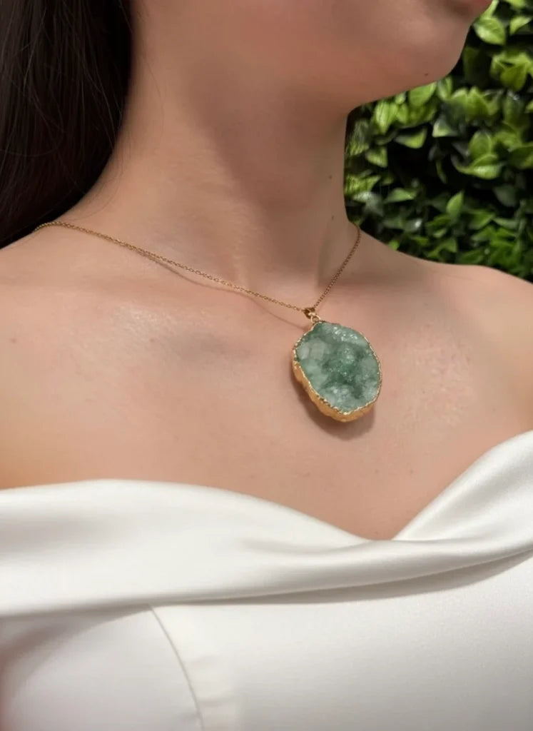 Green Geode Natural Cut Necklace – Fresh Energy & Healing Spirit
