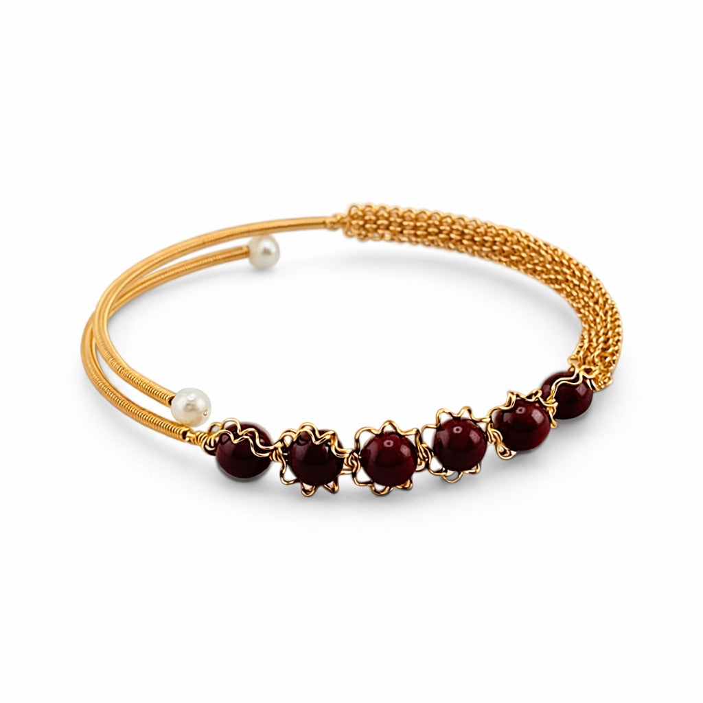 Red Garnet & Pearl Gold Bracelet – Passion, Confidence & Elegant Balance