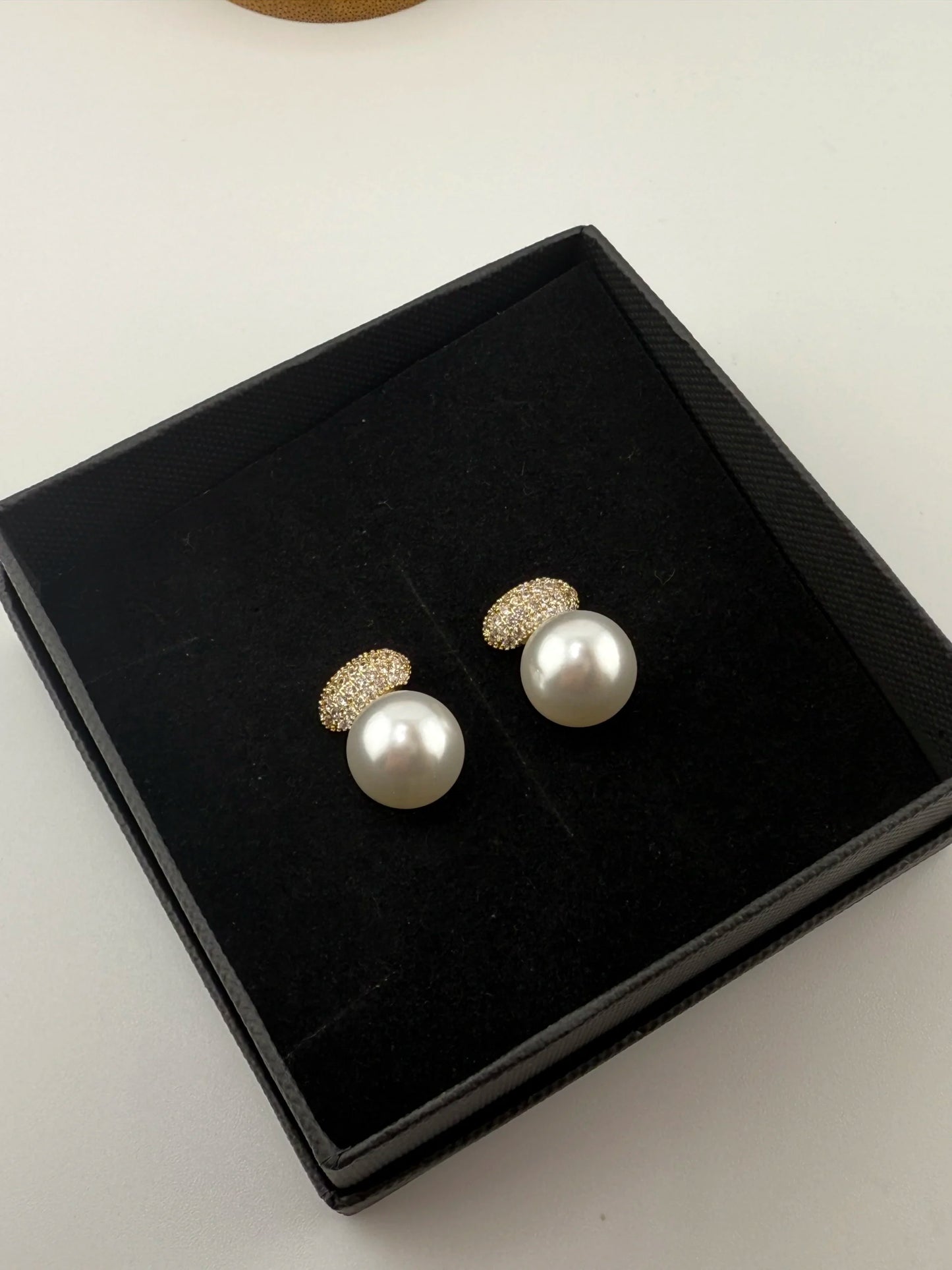 Pearl Elegance Earrings - Golden Dew