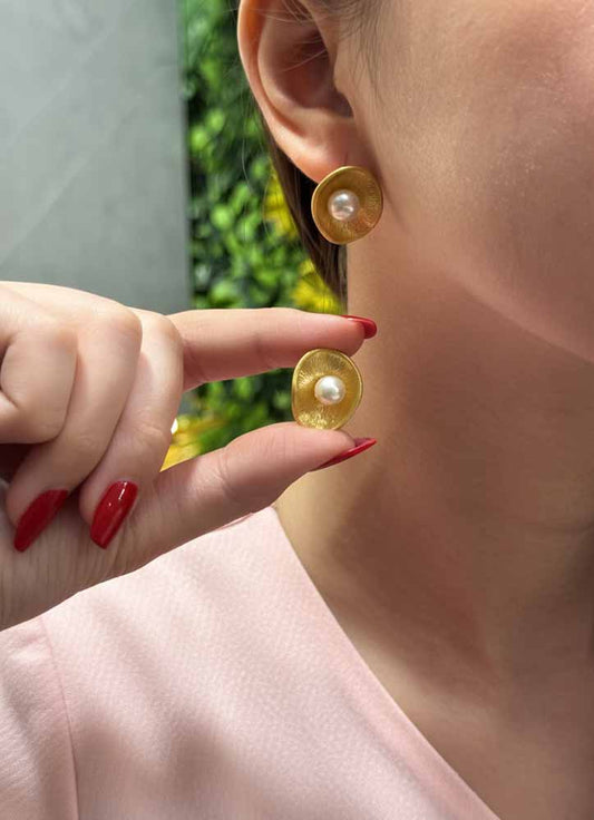 Pearl Radiance Studs Earrings - Golden Shell Studs