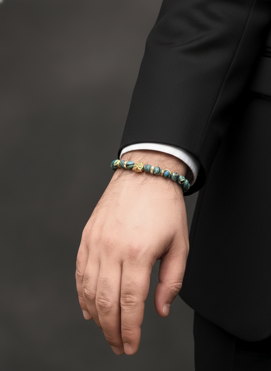 African Turquoise Jasper Beaded Bracelet with Skull Accent – Unisex Design