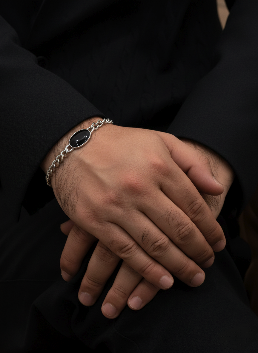 Silver-Tone Chain Bracelet with Black Onyx – Unisex