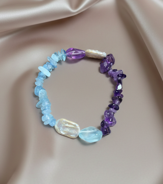 Aquamarine, Amethyst & Pearl Chip Bracelet – Soft Contrast Design