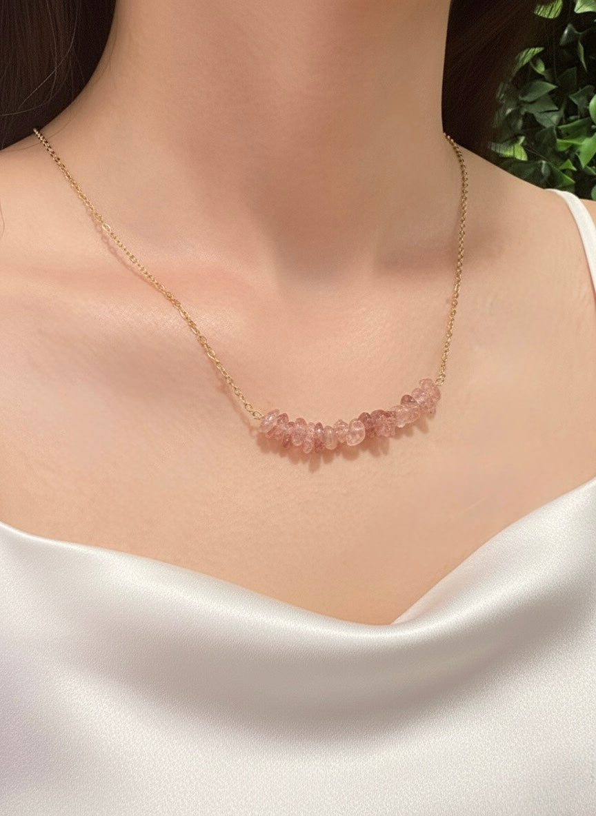 strawberry quartz chip necklace close up