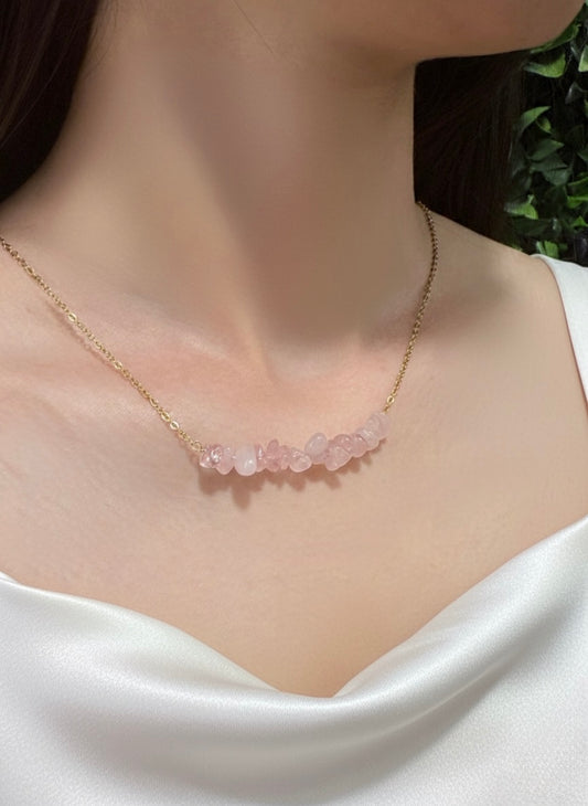 rose quartz chip necklace close up