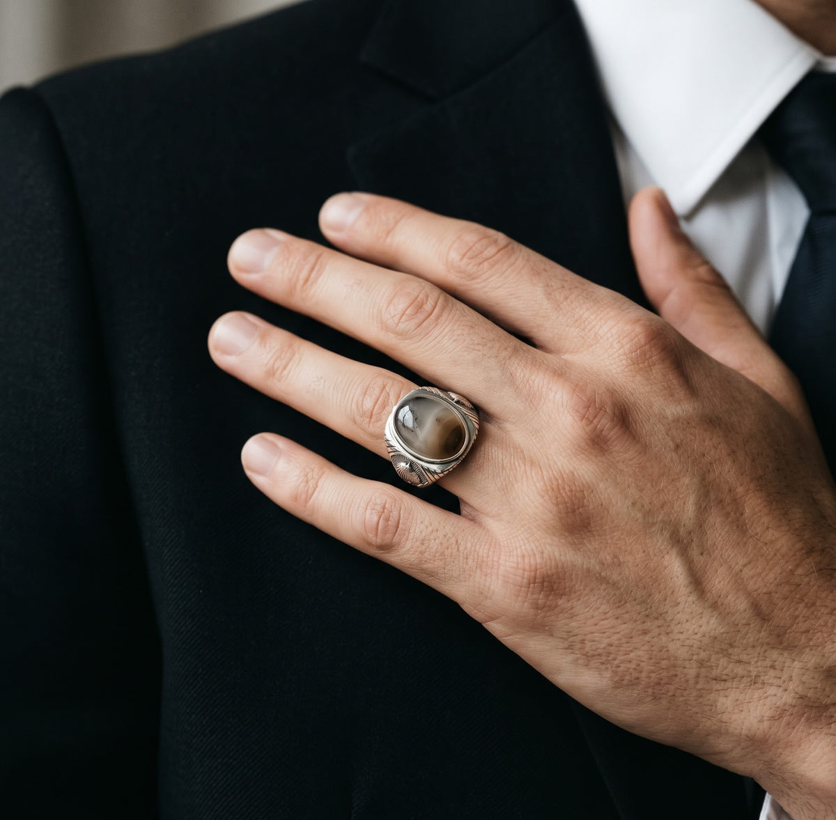Ivory Crest White Aqeeq Men’s Ring – 925 Sterling Silver