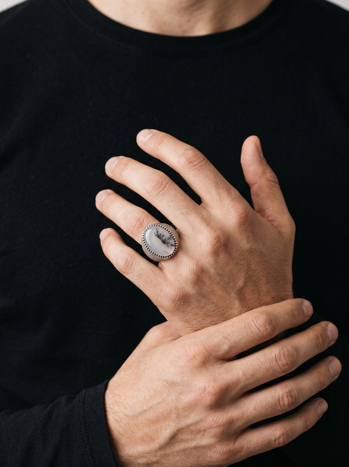 Ivory Dendrite White Aqeeq Men’s Ring – 925 Sterling Silver