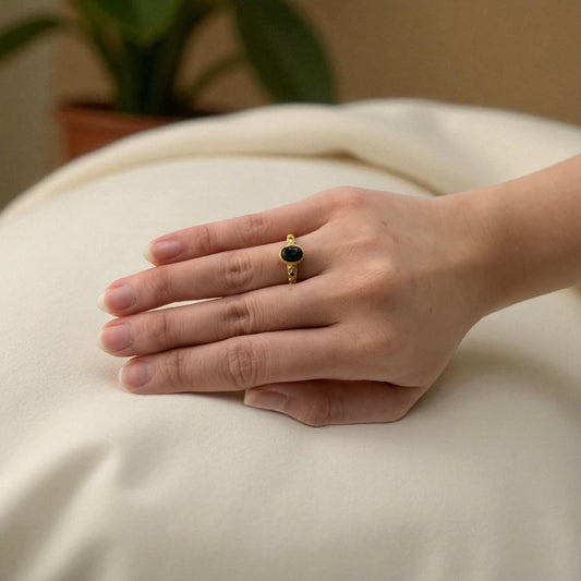 black onyx oval ring display