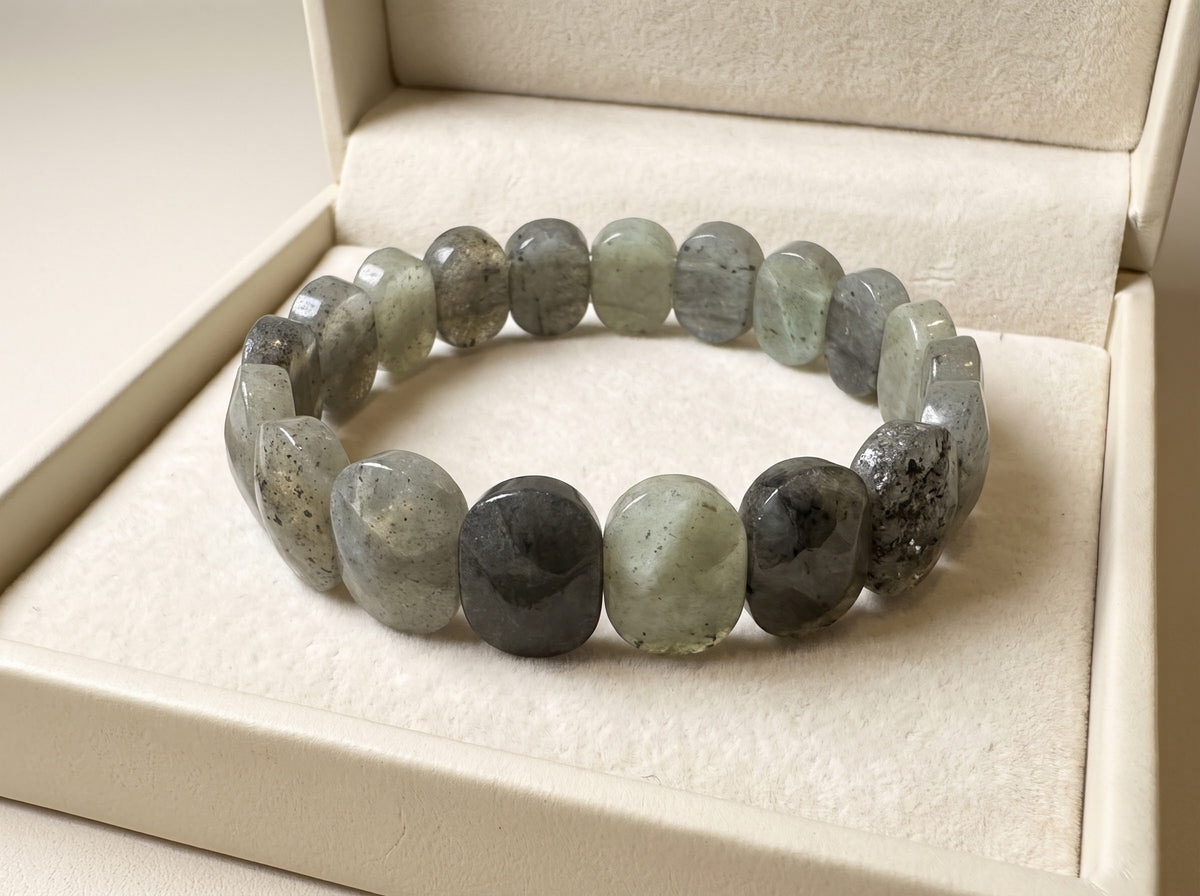 Silver Mist – Grey Labradorite Crystal Bracelet for Women