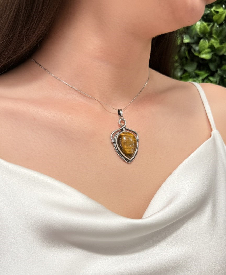 natural tiger eye protection necklace