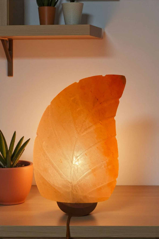Leaf Salt Lamp in a unique leaf shape – an authentic Himaliyan salt lamp for calming light.
