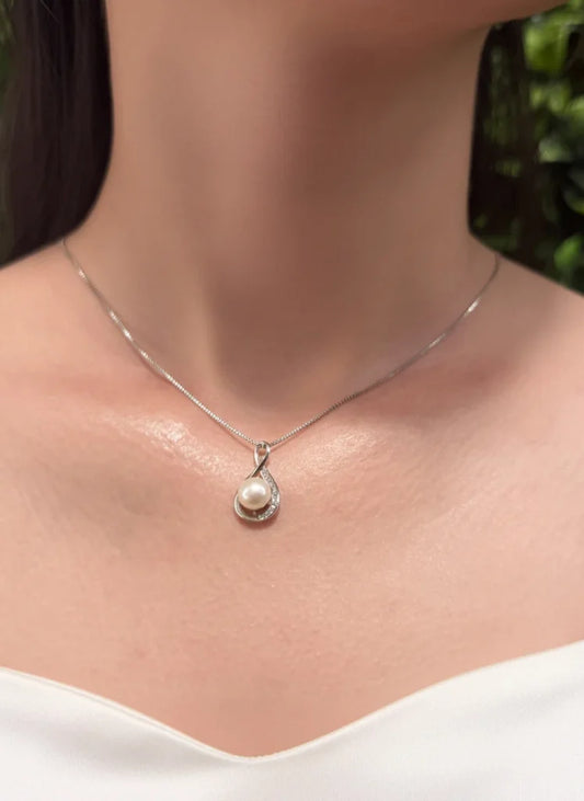 Pearl Necklace – Vibrant Energy & Timeless Charm