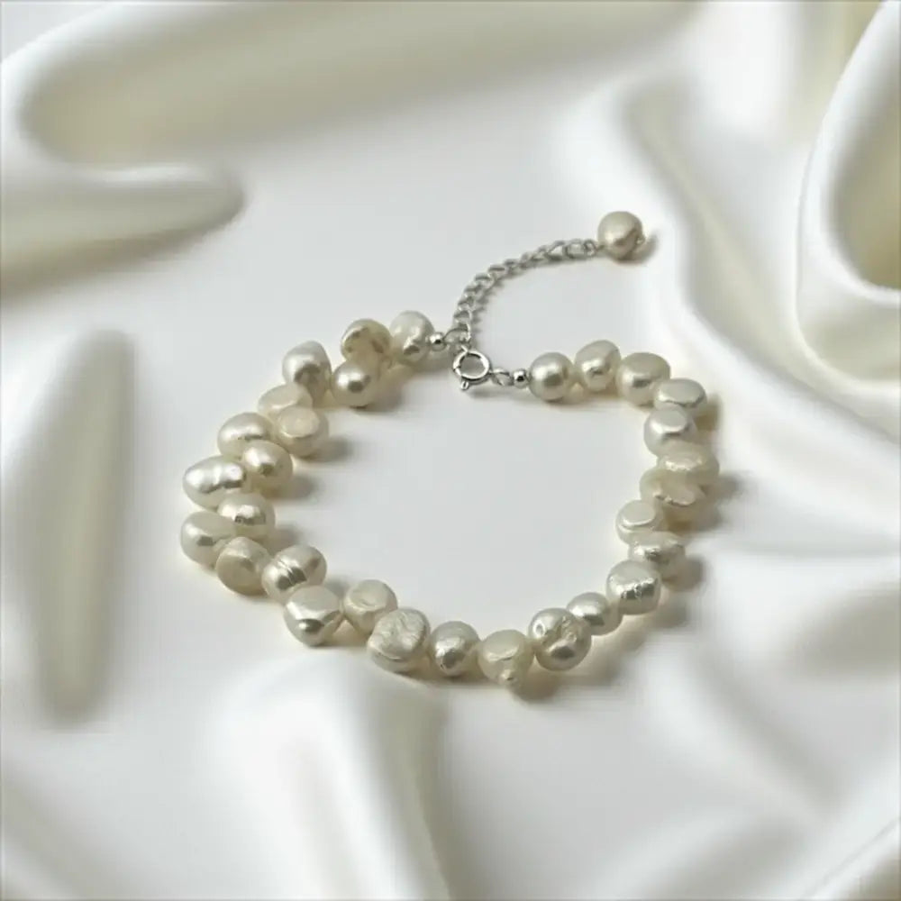 Pearl Bracelet – Soft Sparkle & Elegant Flow