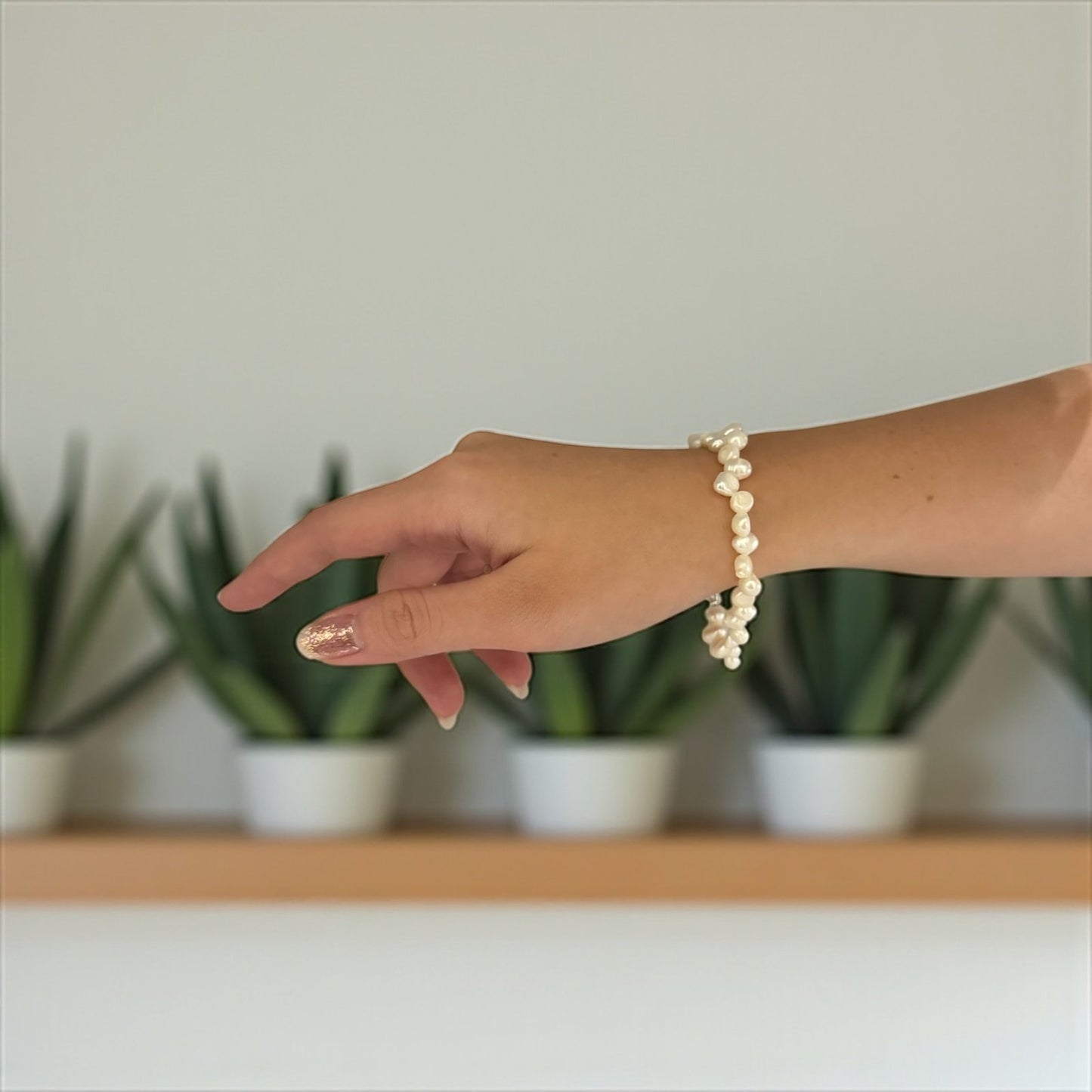 Pearl Bracelet – Soft Sparkle & Elegant Flow