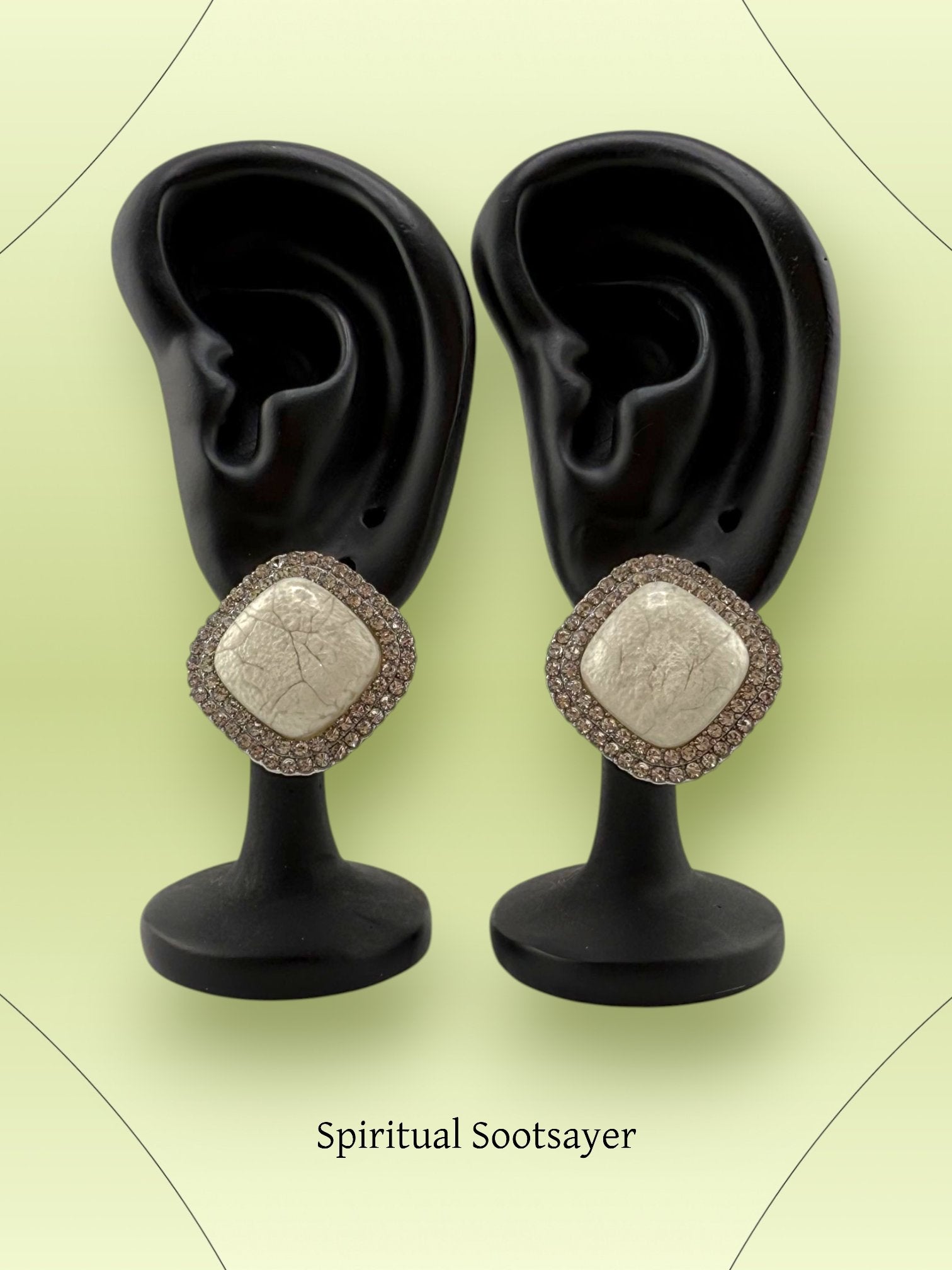 Royal Dew – Mother of Pearl Stud Earrings