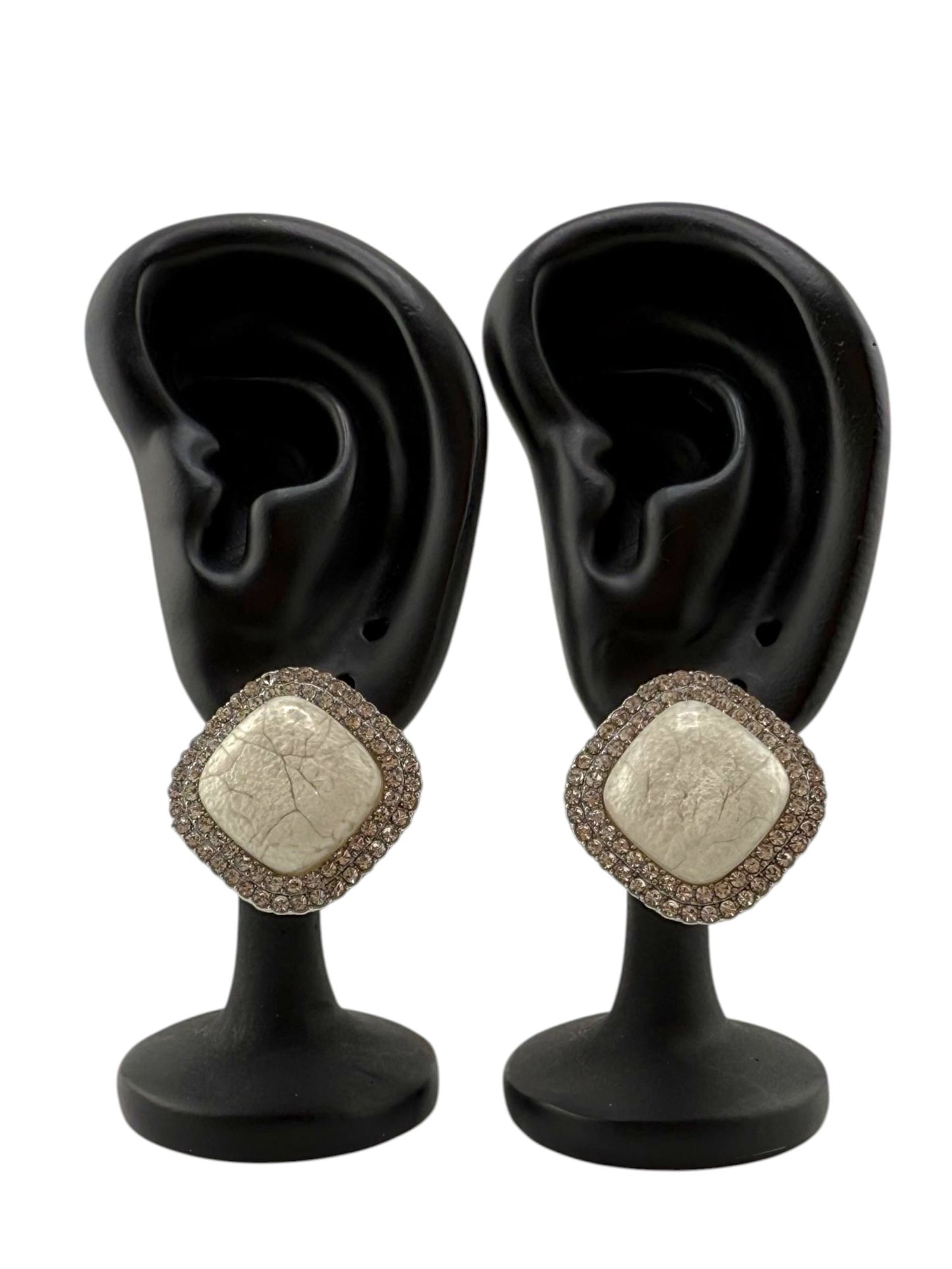Royal Dew – Mother of Pearl Stud Earrings