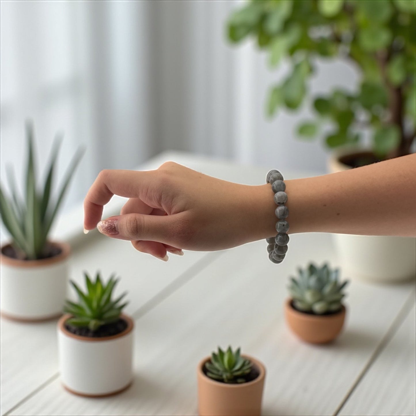 Labradorite Bracelet – Mystical Energy & Protective Glow