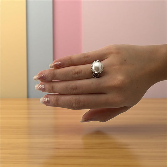 Vintage Huge Pearl Ring – Purity with a Touch of Classic Grace