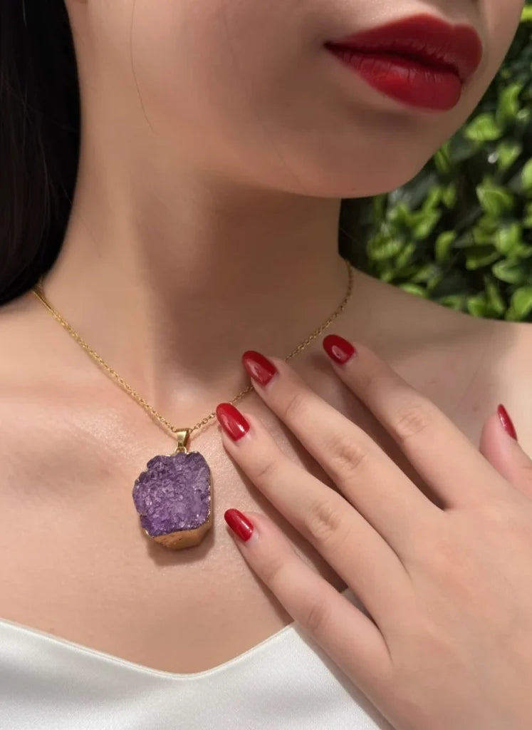 Raw Amethyst Necklace – Spiritual Glow & Untamed Beauty