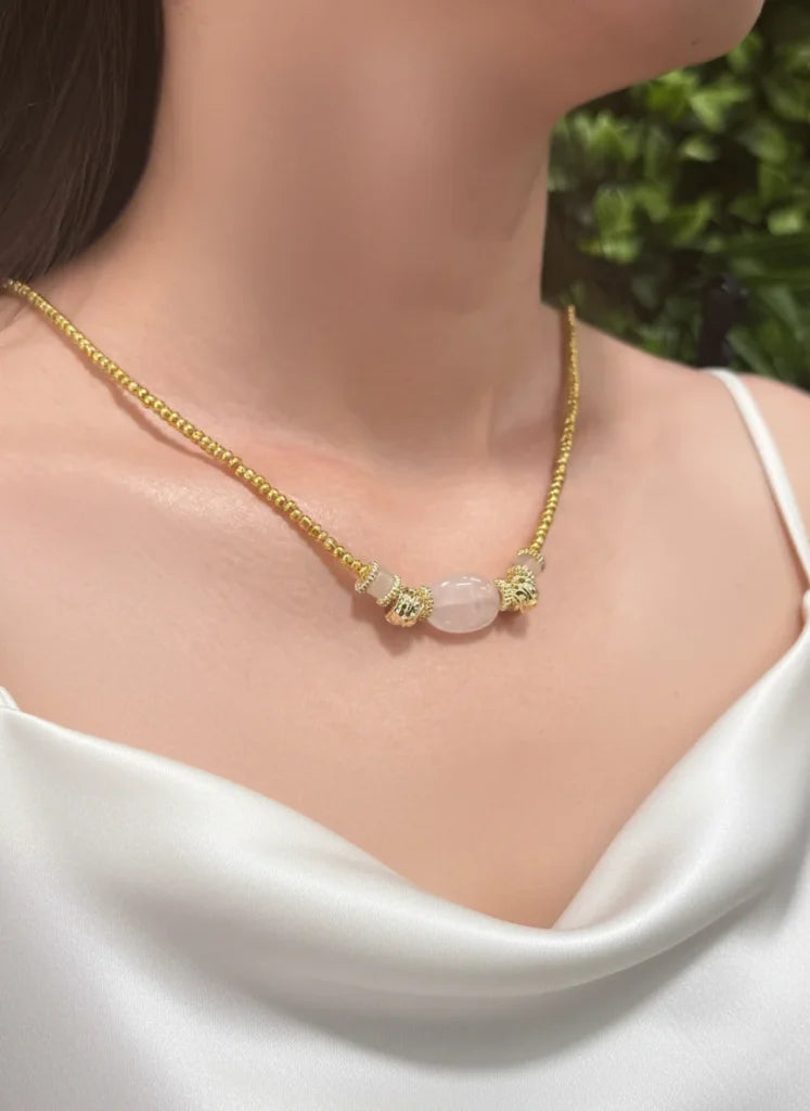 Rose Quartz Necklace – Romantic Elegance & Heartfelt Grace