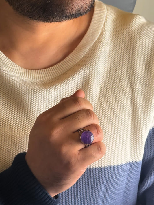 Man wearing Amethyst male ring with silver finish