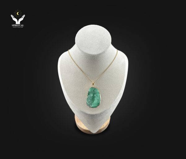 Emerald Bloom – Raw Green Crystal Necklace