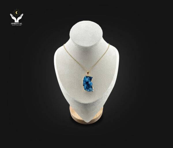 Ocean Spirit – Raw Blue Crystal Necklace