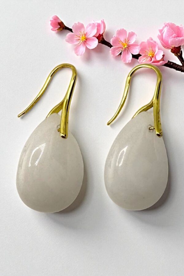 Ivory Drop – Minimal Elegance Earrings - Image 2